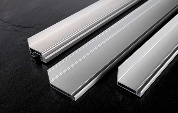 模仿这些结构的超疏水自漂浮装置有着广泛应用前景