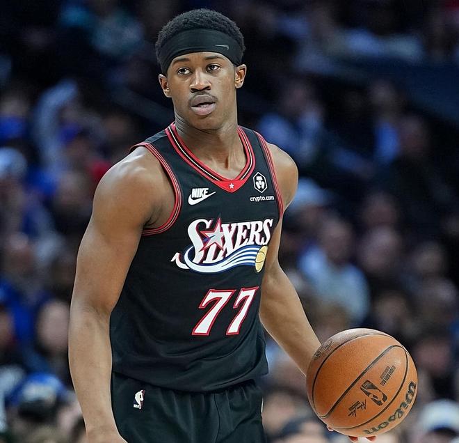 NBA今日多位球星达成里程碑：SGA创连续20+纪录，