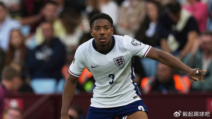 曼联夏季引援加速布局中后场，施洛特贝克成关