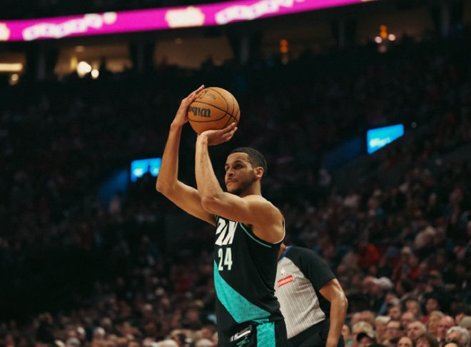 开拓者力克国王锁定西部第八 阿夫迪亚25+10引领